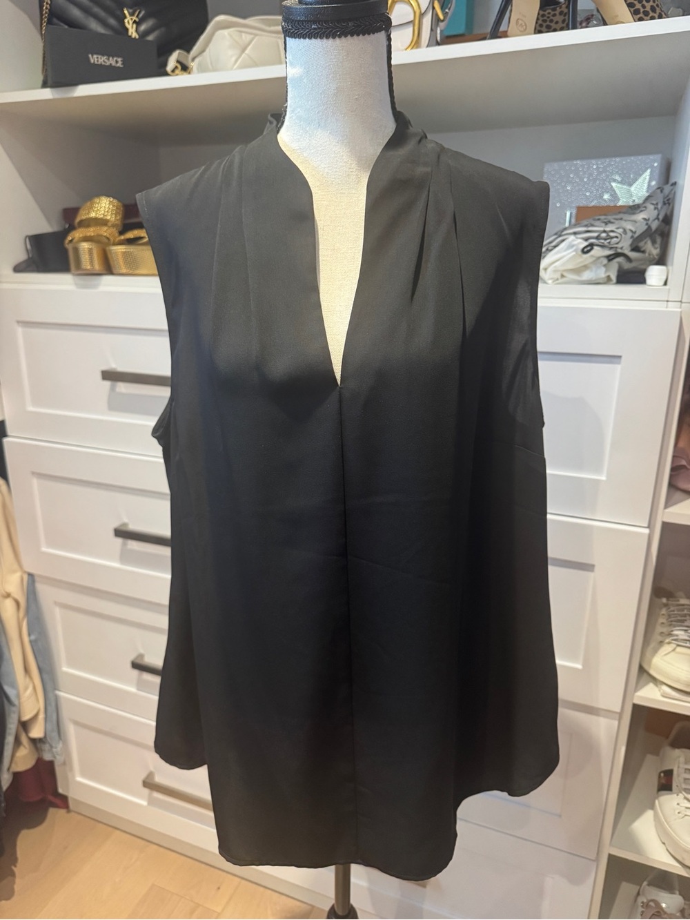 NWT le chateau Sleeveless Black V-Neck Blouse
